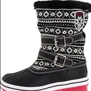 Roxy snow boots.